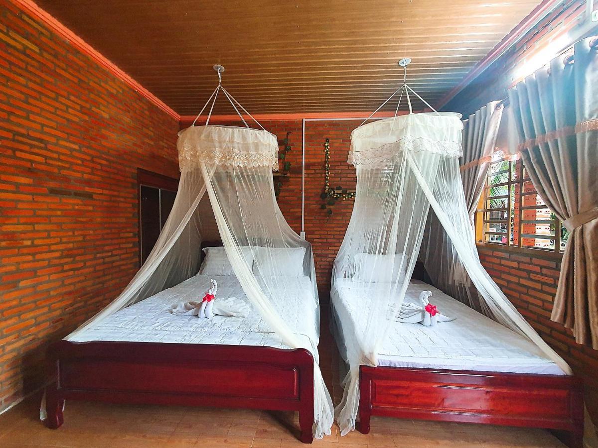 Cat Tien Farmer Lodge Quan Tom Exterior photo